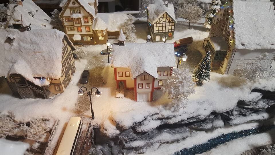 n scale christmas buildings